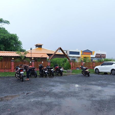Hotel New 712 Aurangabad  Bagian luar foto